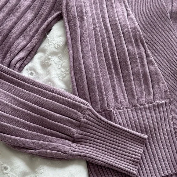 Knit Cardigan (Size M) - Picture 3 of 6
